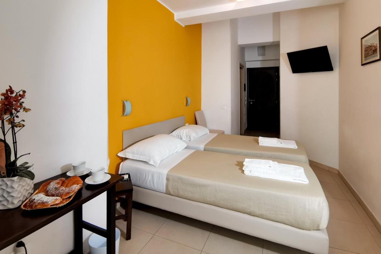 Hotel Poetto Кальяри Экстерьер фото